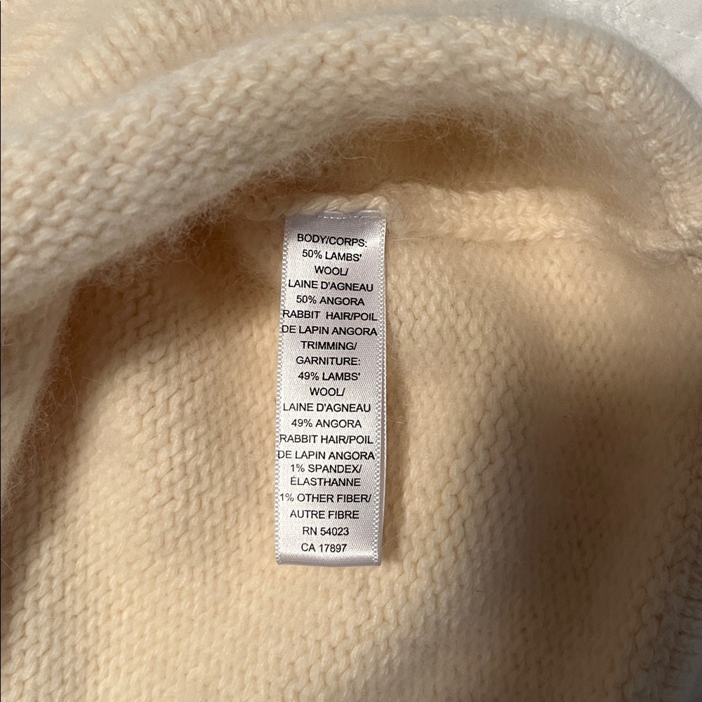 Banana Republic Soft Cream Knit Wrap - Picture 2 of 2